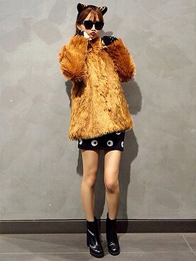 A MARKETING TEAM employee cheapmondaykorea is wearing CHEAP MONDAY "FURIOUS JACKET Warehouse brown"