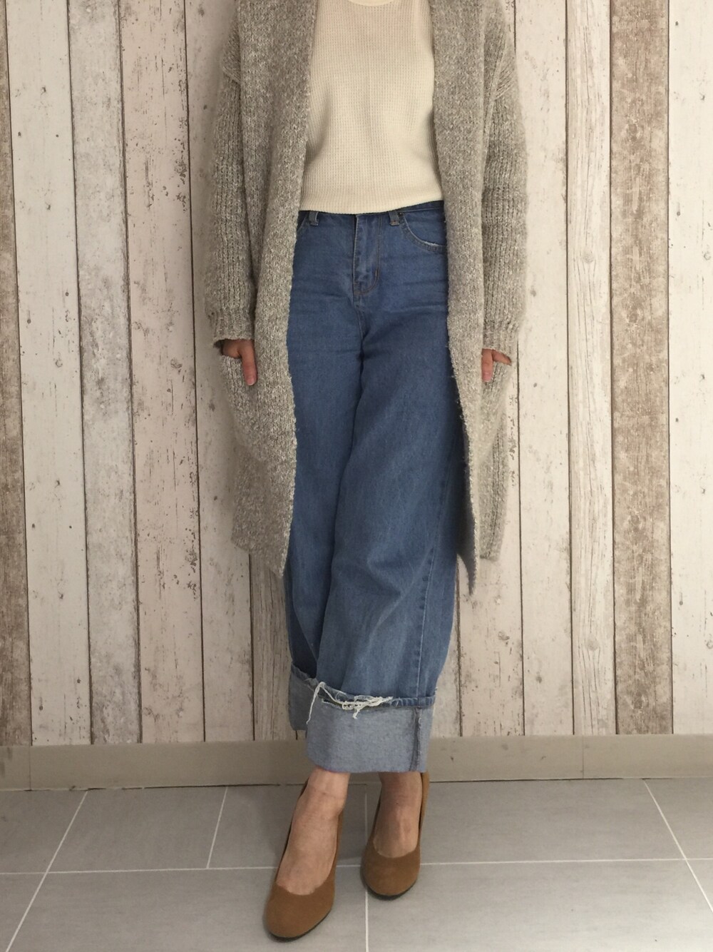 「chumchumのアイテム（パンプス、ブラウン系）」を使った、NO NAMEさん（レディース・156cm）の秋コーディネートの1枚目の写真