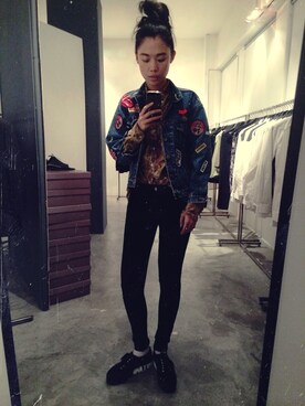 「BEAMS（ビームス）のアイテム（シャツ/ブラウス）」を使った、Shir Chongさん（レディース・173cm）の秋コーディネート