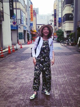 「AULA」｜「アイテム（つなぎ/オールインワン）」を使った、Shih-huiさん（レディース・158cm）の春コーディネート