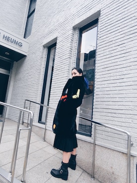「UNIF」｜「アイテム（チェスターコート）」を使った、Florence Chanさん（レディース・170cm）の冬コーディネート