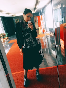 「UNIF」｜「アイテム（ニット/セーター）」を使った、Florence Chanさん（レディース・170cm）の冬コーディネート