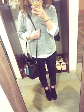 「GU（ジーユー）のアイテム（トップス、グレー系）」を使った、chachaさん（レディース・154cm）の冬コーディネート