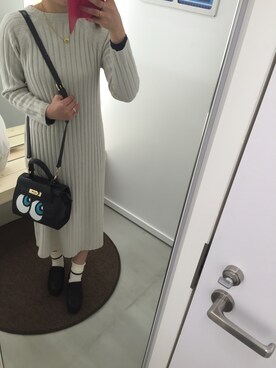 「Marc by Marc Jacobs（マークバイマークジェイコブス）のLOGO DAISY PENDANT（ネックレス、ゴールド系）」を使った、chachaさん（レディース・154cm）の春コーディネート