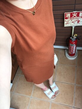 「Marc by Marc Jacobs（マークバイマークジェイコブス）のLOGO DAISY PENDANT（ネックレス、ゴールド系）」を使った、chachaさん（レディース・154cm）の夏コーディネート