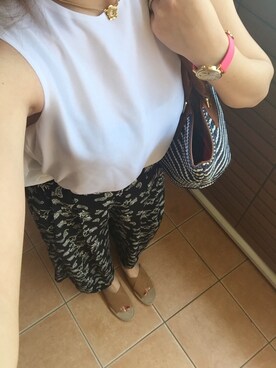 「Marc by Marc Jacobs（マークバイマークジェイコブス）のLOGO DAISY PENDANT（ネックレス、ゴールド系）」を使った、chachaさん（レディース・154cm）の夏コーディネート