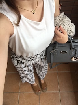 「Marc by Marc Jacobs（マークバイマークジェイコブス）のLOGO DAISY PENDANT（ネックレス、ゴールド系）」を使った、chachaさん（レディース・154cm）の夏コーディネート