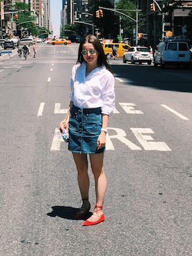 「rag & bone（ラグアンドボーン）のアイテム（スカート）」を使った、Yulia F. Kirpalaniさん（レディース・175cm）の夏コーディネート