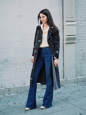 VALENTINO GARAVANIのチェスターコートを使った人気ファッション