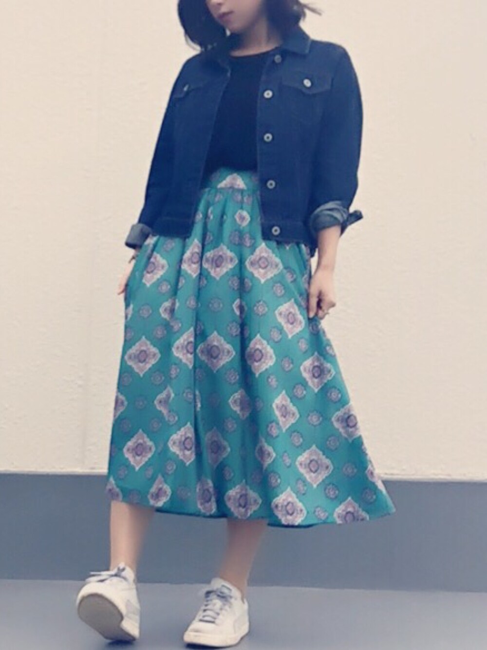 「デートスタイル（WOMEN）、デート、春コーデ、大人カジュアル」｜「LILY BROWNのアイテム（スカート、グリーン系）」を使った、えもさん（レディース・156cm）の春コーディネートの1枚目の写真