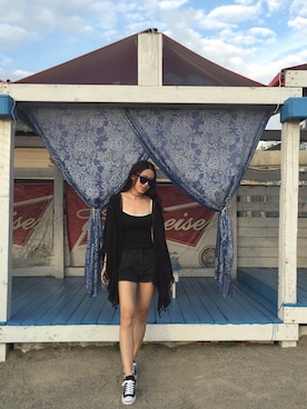 「Lulus（-）のアイテム（アクセサリー）」を使った、劉羽慈さん（レディース・168cm）の夏コーディネート