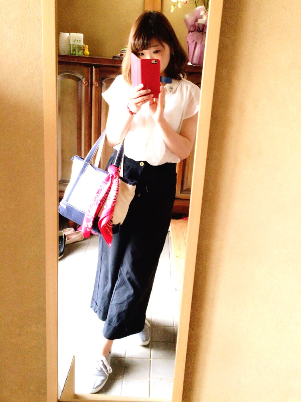 「休日スタイル、大人カジュアル、GU、ワイドパンツ、バンダナ、半袖 シャツ」｜「PAGEBOYのアイテム（シャツ/ブラウス、ホワイト系）」を使った、yuki**さん（レディース・151cm）の春コーディネートの1枚目の写真