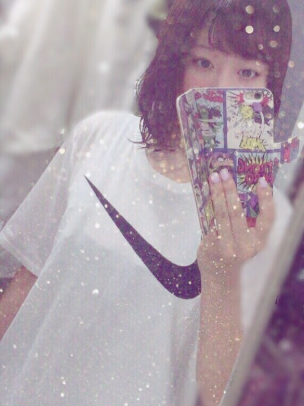 「NIKE、white、black、Tシャツ、ワンピース、だぼだぼ、ボーイッシュ、ストリート、夏」｜「NIKEのNIKE / BACKBOARD DROPTAIL TEE(AS)（Tシャツ/カットソー、ホワイト系）」を使った、アカナさん（レディース・161cm）の夏コーディネートの1枚目の写真