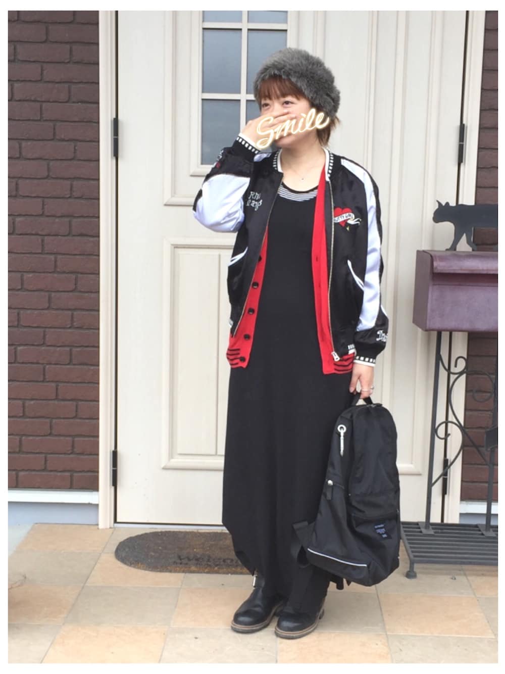 「休日スタイル、モフモフ、marimekko、aiko、チビーズ✳︎、スカジャン、黒コーデ、赤、ロック」｜「BEAMS BOYのCableami×BEAMS BOY / ファー ヘアバンド 15FW（ヘアバンド、ブルー系）」を使った、ゆきだるま☆さん（レディース・148cm）の春コーディネートの1枚目の写真
