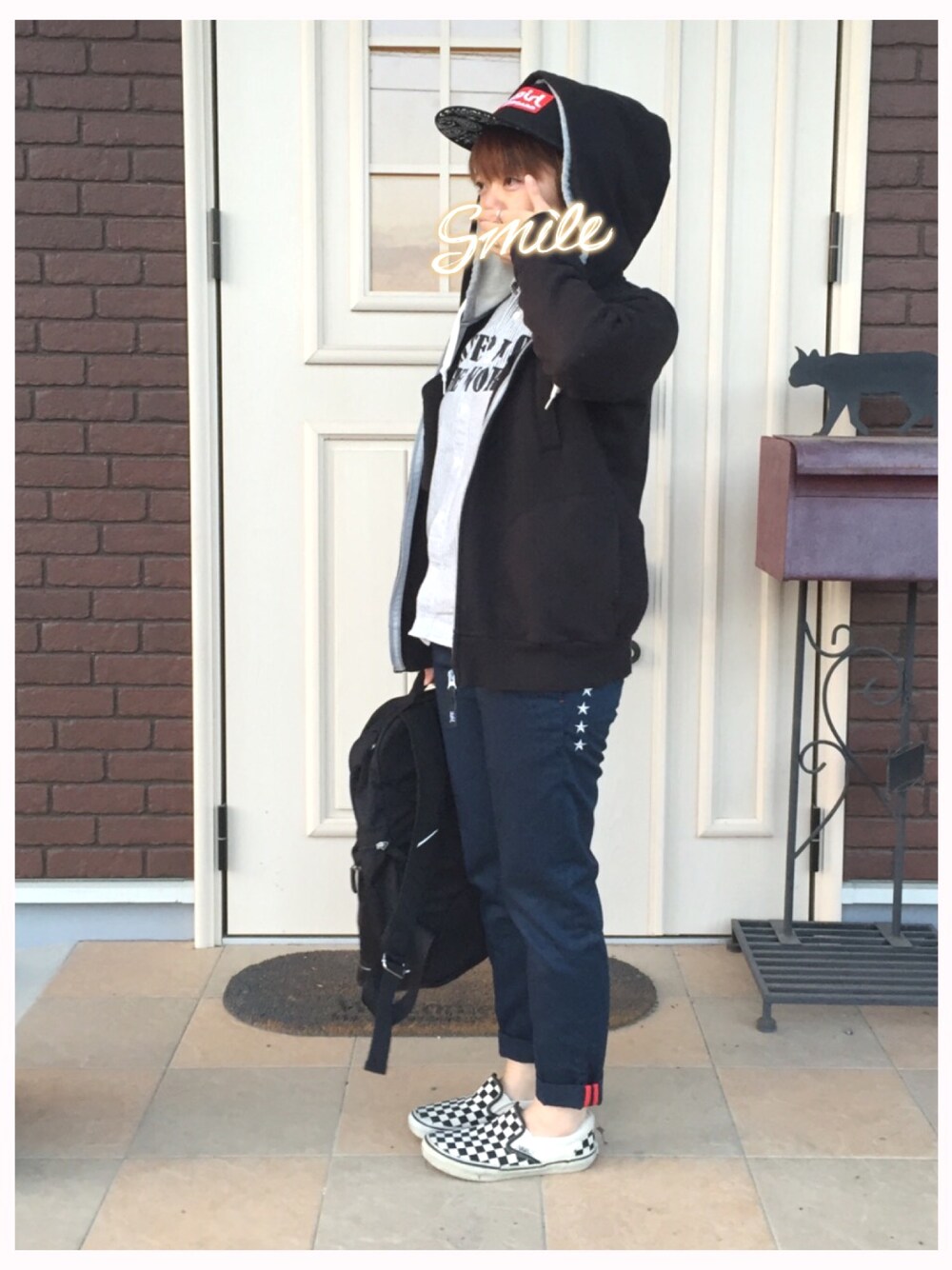 「パンツスタイル、チビーズ✳︎、aiko、カジュアル、パーカー、キャップ、marimekko、x-girl」｜「X-girlのBOX LOGO CAP（キャップ、ブラック系）」を使った、ゆきだるま☆さん（レディース・148cm）の春コーディネートの1枚目の写真