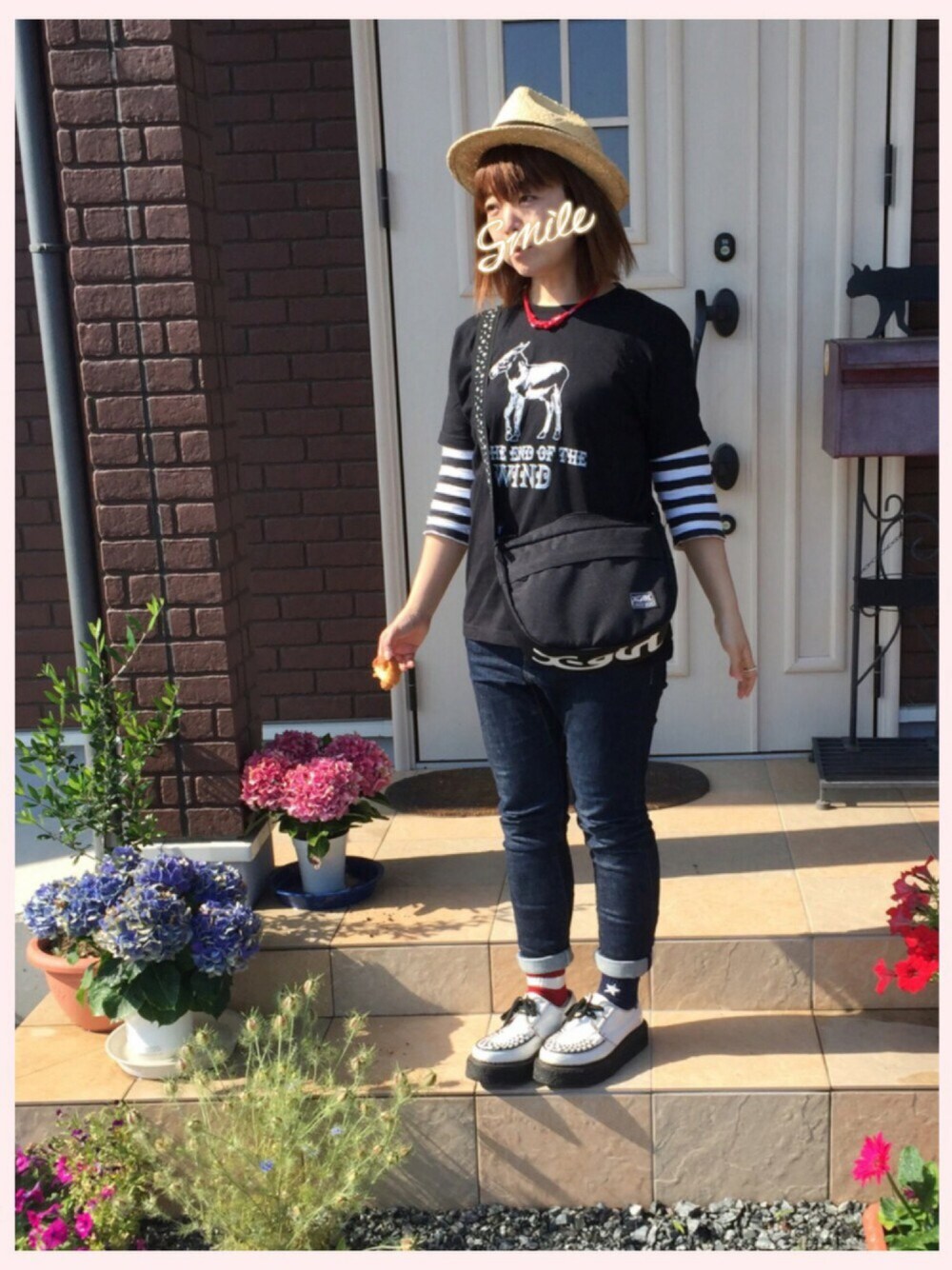 「斉藤和義、ラバーソール、チビーズ✳︎、星条旗、x-girl、RNA」｜「X-girlのSTRAW HAT（ハット、ベージュ系）」を使った、ゆきだるま☆さん（レディース・148cm）の夏コーディネートの1枚目の写真