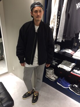 「WHITELAND BLACKBURN」｜「アイテム（MA-1）」を使った、SHINYA KASHIWAGIさん（メンズ・177cm）の秋コーディネート