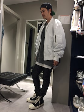 「WHITELAND（ホワイトランド）のアイテム（ミリタリージャケット）」を使った、SHINYA KASHIWAGIさん（メンズ・177cm）の春コーディネート