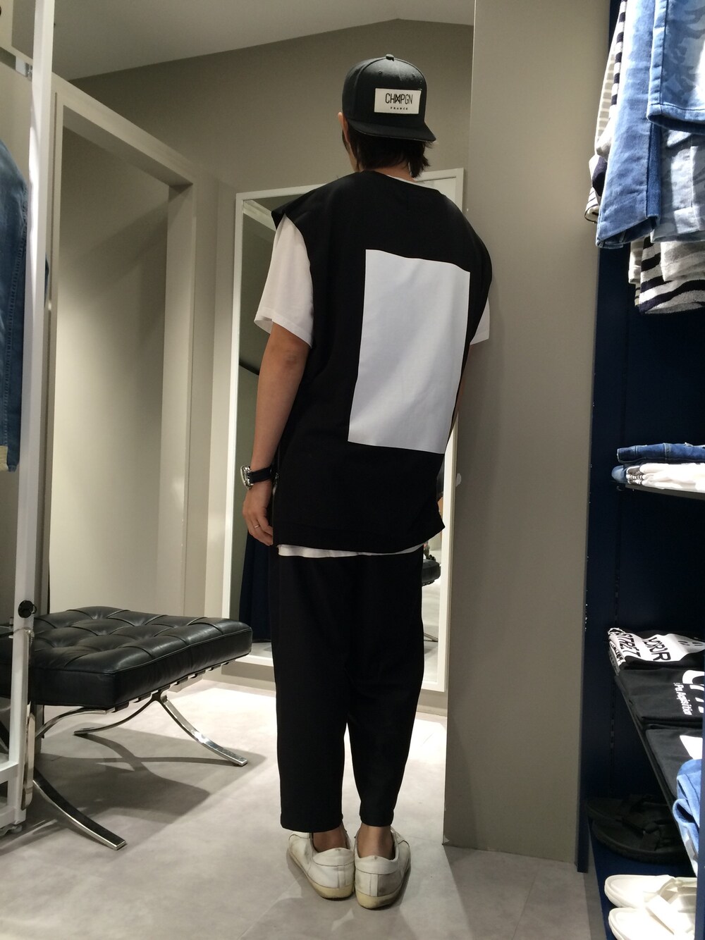 「Tシャツ、黒、L.H.P」｜「DANKE SCHONのDankeSchon/ダンケシェーン/30 Drew N/S（Tシャツ/カットソー、ブラック系）」を使った、SHINYA KASHIWAGIさん（メンズ・177cm）の夏コーディネートの1枚目の写真