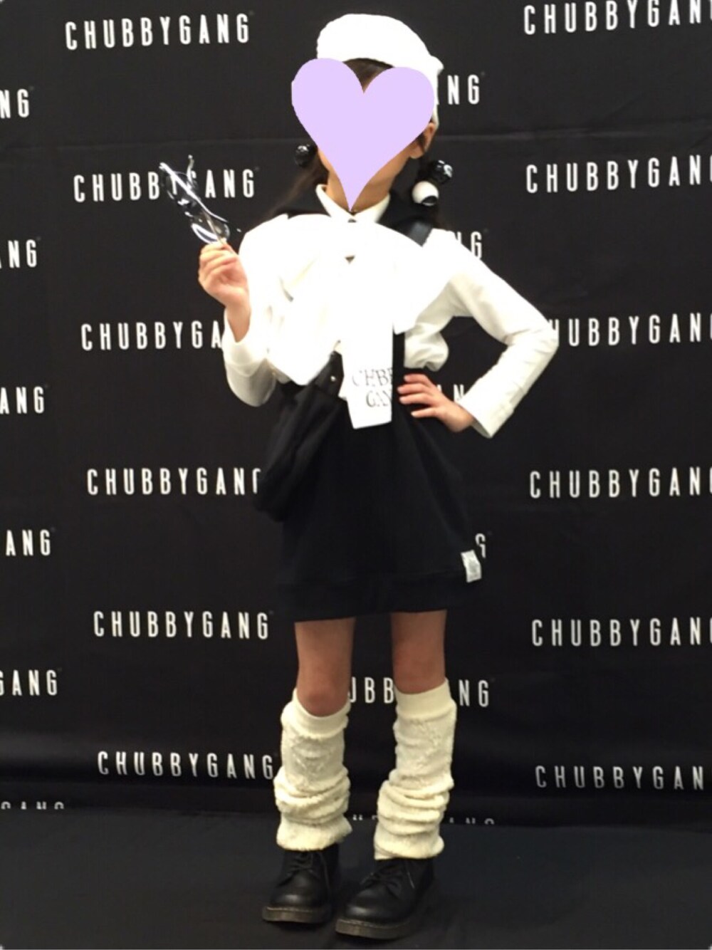 「チャビーギャング、chubbygang、女の子コーデ、キッズコーデ、キッズファッション、ニット帽」｜「CHUBBYGANGのアイテム（ニットキャップ/ビーニー、ホワイト系）」を使った、kurukanaさん（キッズ・120cm）の秋コーディネートの1枚目の写真