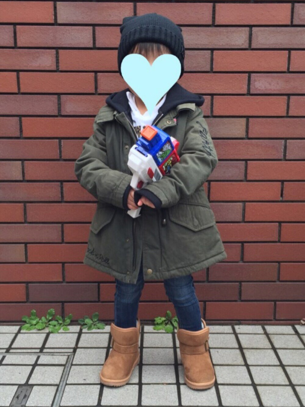 「PKC（パーカーコーデ）フェス、チャビーギャング、chubbygang、息子コーデ、キッズコーデ、キッズファッション、kids、kidsfashion」｜「petit mainのネコ耳モチーフニット帽（ニットキャップ/ビーニー、ブラック系）」を使った、kurukanaさん（キッズ・90cm）の秋コーディネートの1枚目の写真