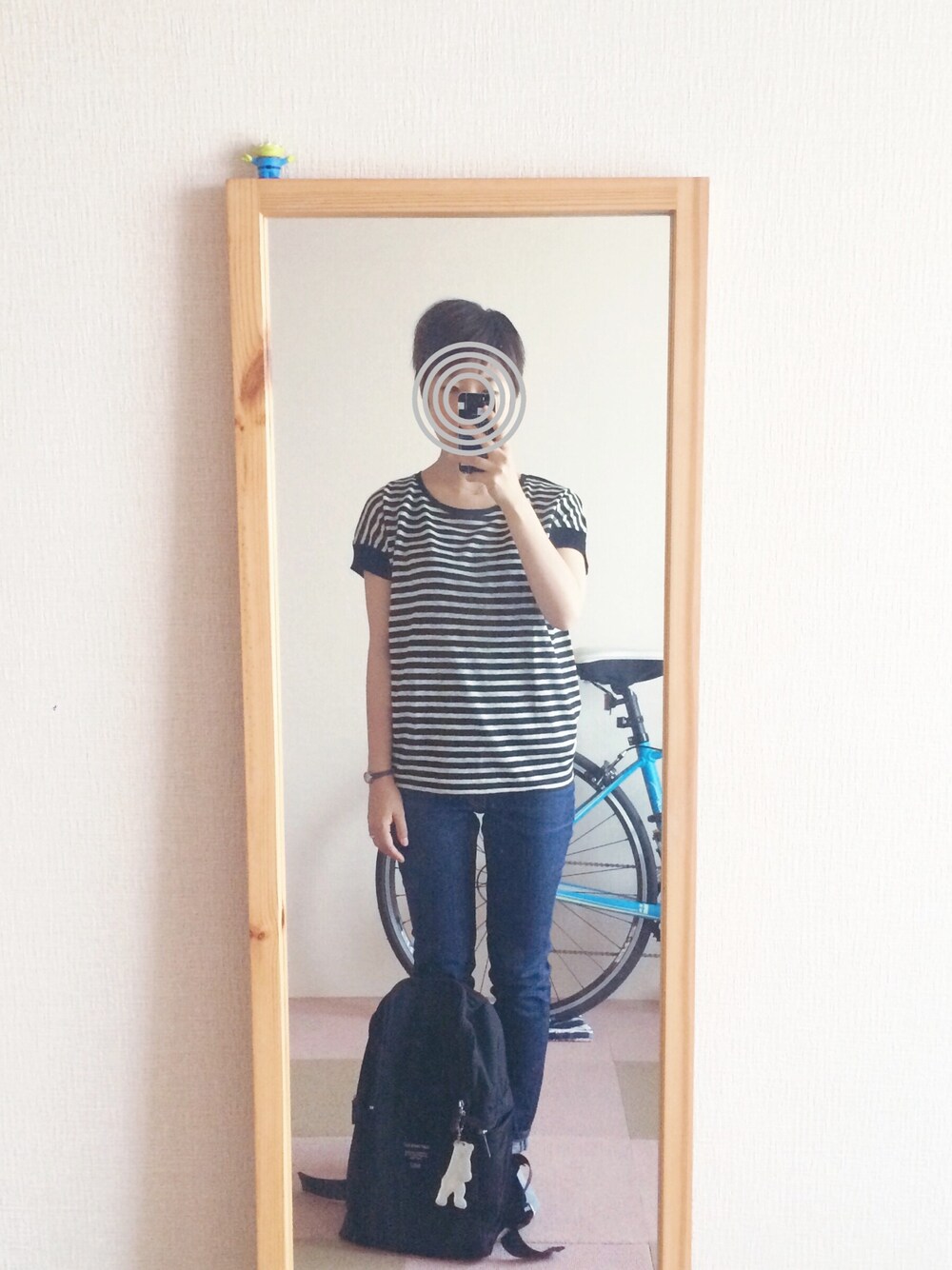「おしごと」｜「MARGARET HOWELLのLINEN STRIPE JERSEY（Tシャツ/カットソー、ブラック系）」を使った、oooさん（レディース・154cm）の春コーディネートの1枚目の写真