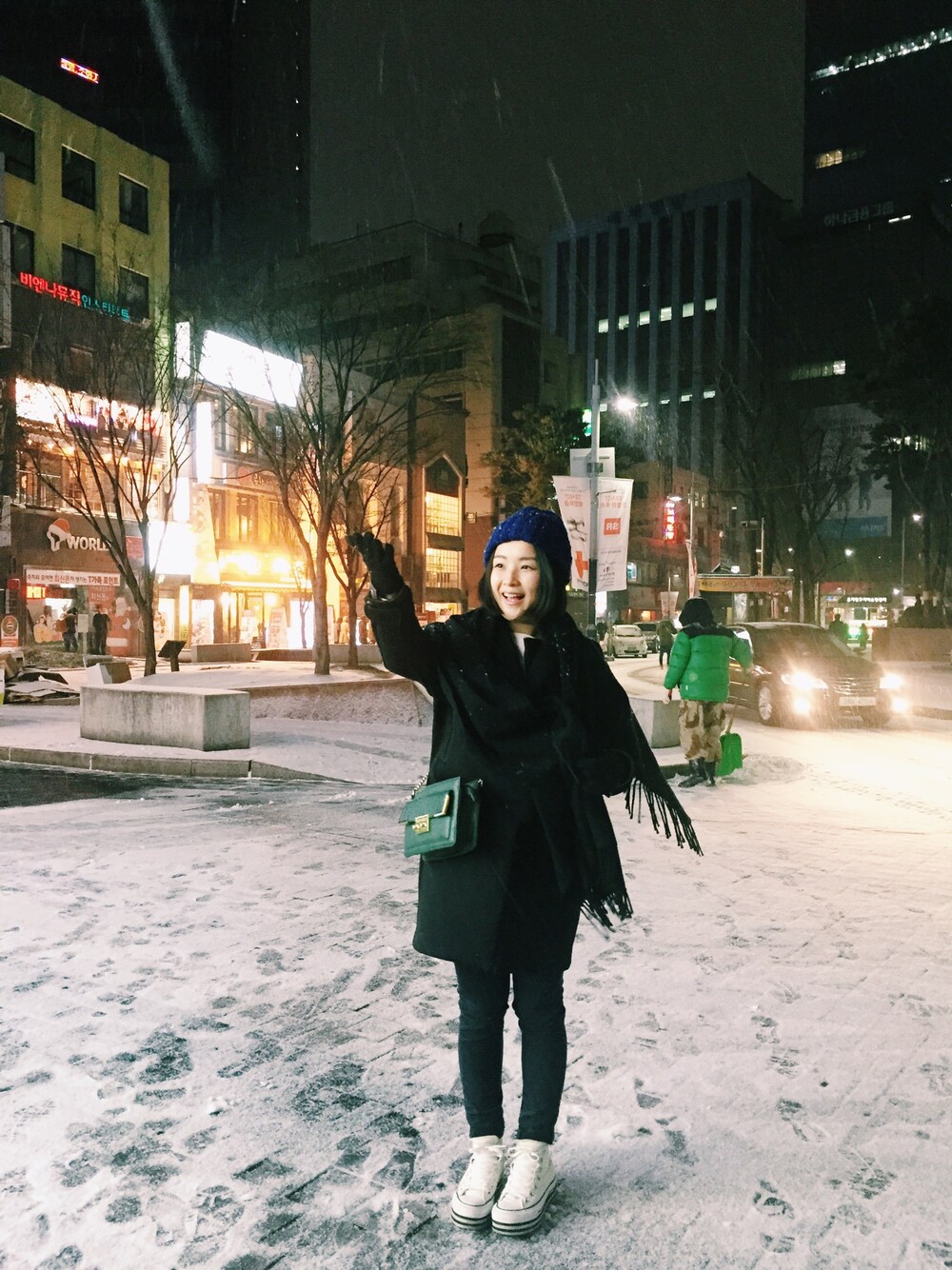 「black、ootd、jacket 、coat、STYLE、asos」｜「asosのアイテム（ハンドバッグ、グリーン系）」を使った、Yulian Cさん（レディース・153cm）の冬コーディネートの1枚目の写真