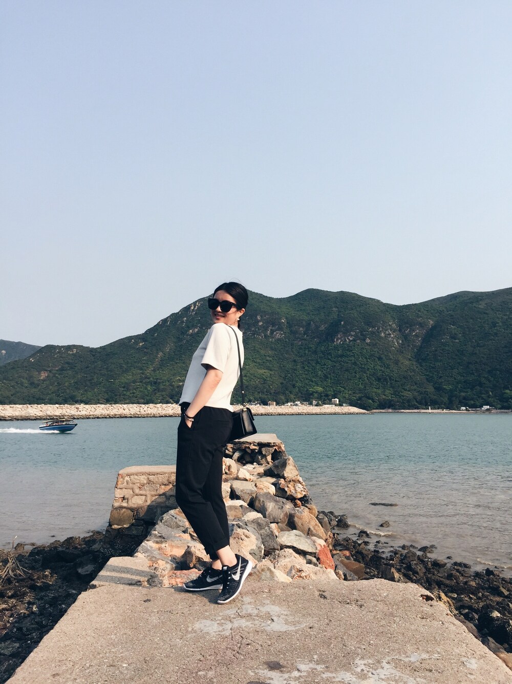 「NIKE、outfit、ootd、sneakers、STYLE、casual」｜「NIKEのNike flyknit lunar3 （スニーカー、ブラック系）」を使った、Yulian Cさん（レディース・153cm）の春コーディネートの1枚目の写真
