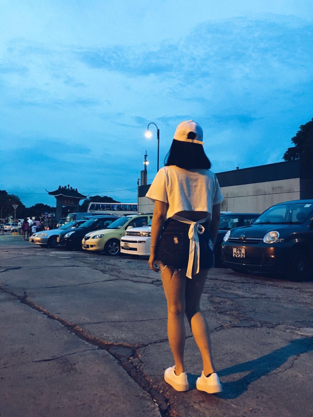 「ootd、summer、white、outfit、PUMA、白、夏、シンプルコーデ、オトナカジュアル、休日スタイル」｜「no brandのアイテム（キャップ、ホワイト系）」を使った、Yulian Cさん（レディース・153cm）の夏コーディネートの1枚目の写真