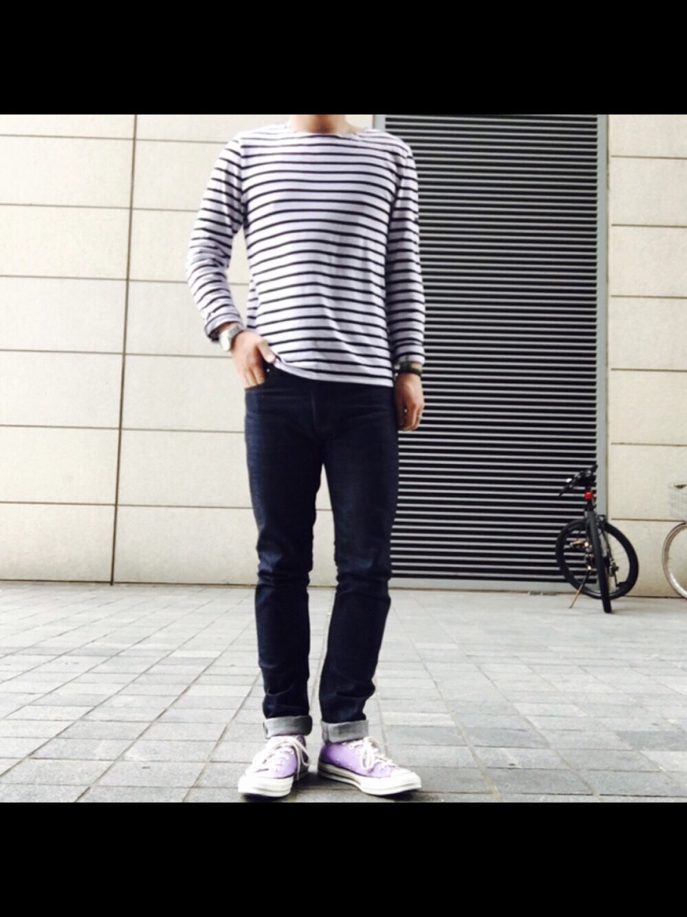 「saint james、A.P.C.、converse、daily look、데일리룩、NORMCORE、dailylook、カジュアル、大人カジュアル、スニーカー」｜「A.P.C.のアイテム（デニムパンツ、ブルー系）」を使った、mujiさん（メンズ・173cm）の夏コーディネートの1枚目の写真