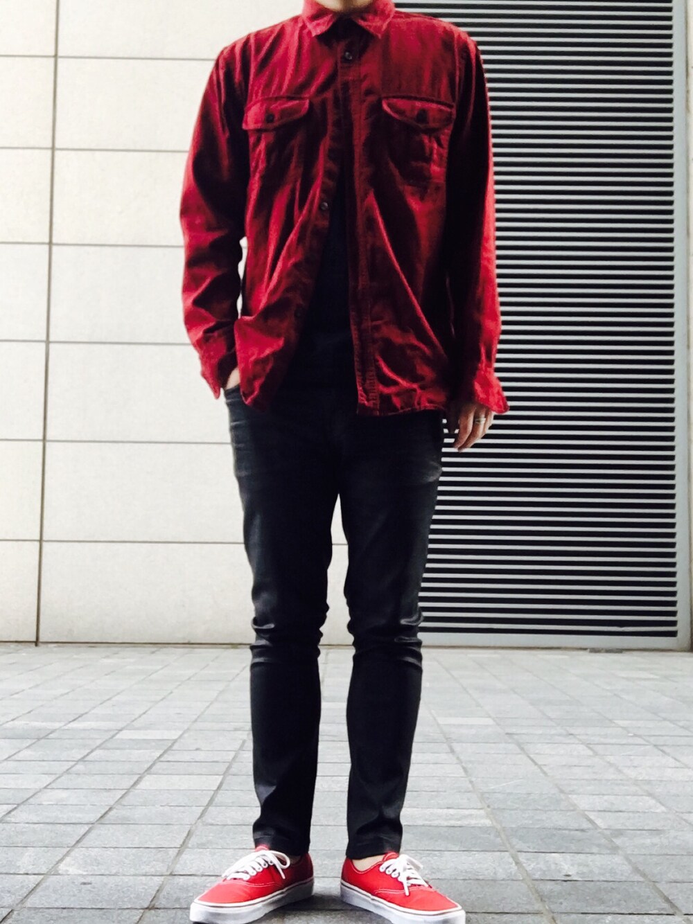 「daily look、denim、Nudie jeans、STYLE、UNIQLO、VANS、カジュアル、Tシャツ、大人カジュアル、スニーカー」｜「Nudie Jeansのアイテム（デニムパンツ、ブラック系）」を使った、mujiさん（メンズ・173cm）の夏コーディネートの1枚目の写真