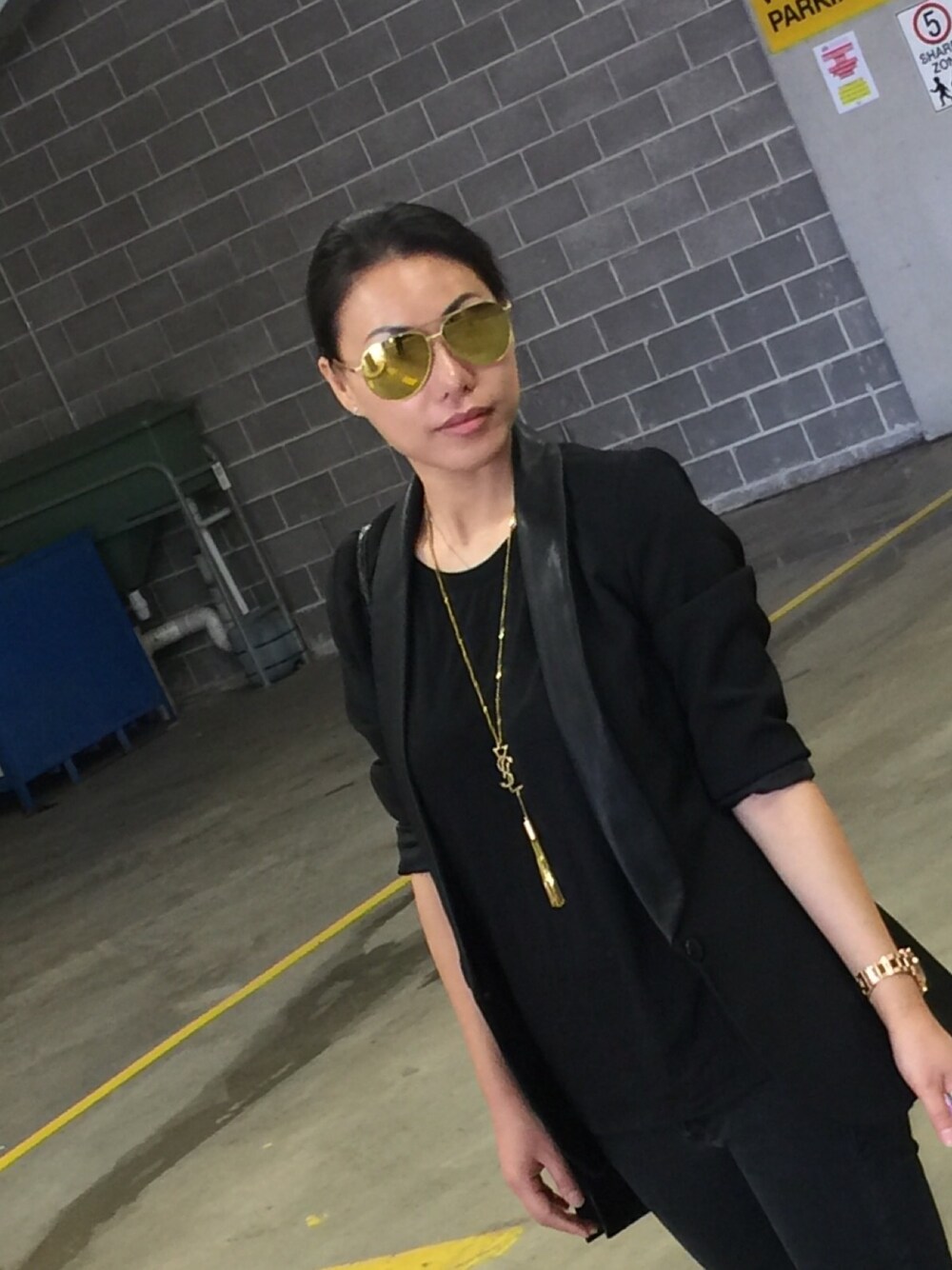 「SLPのアイテム（ネックレス、ゴールド系）」を使った、Fionaさん（レディース・168cm）の秋コーディネートの1枚目の写真