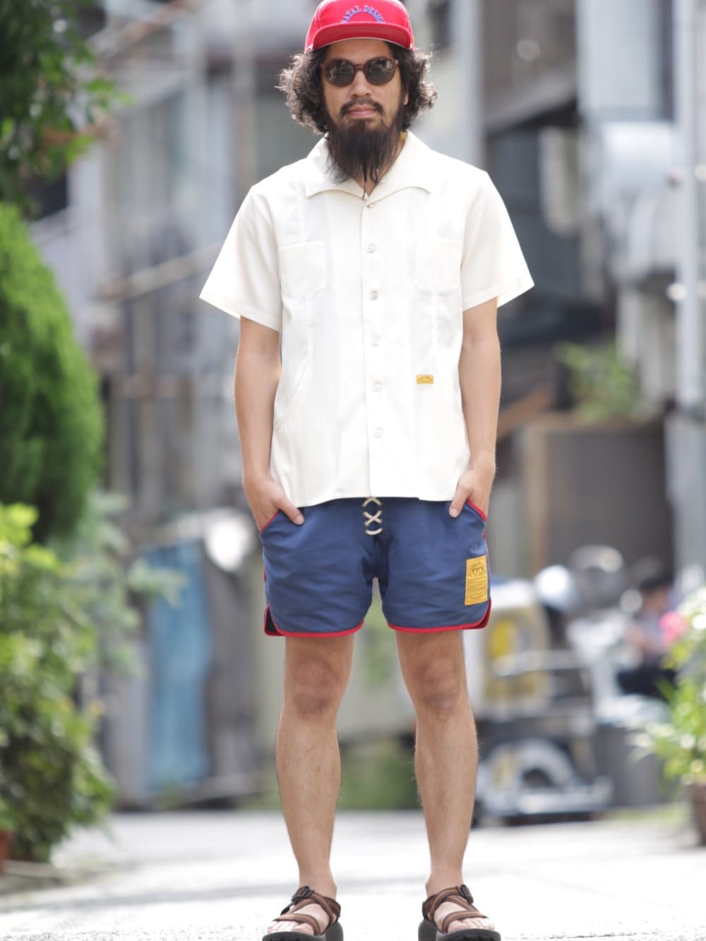 「NATAL DESIGN、ロブショーツ、ショーツスタイル、サングラス、オールド風」｜「NATAL DESIGNの【ネイタルデザイン】キューバ 2 /THE CUBA2（シャツ/ブラウス、ホワイト系）」を使った、SCATTER BRAIN nicoじいさん（メンズ・175cm）の夏コーディネートの1枚目の写真