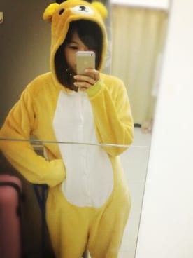 「アイテム（ルームウェア/パジャマ、イエロー系）」を使った、荔荔さん（レディース・166cm）の秋コーディネート