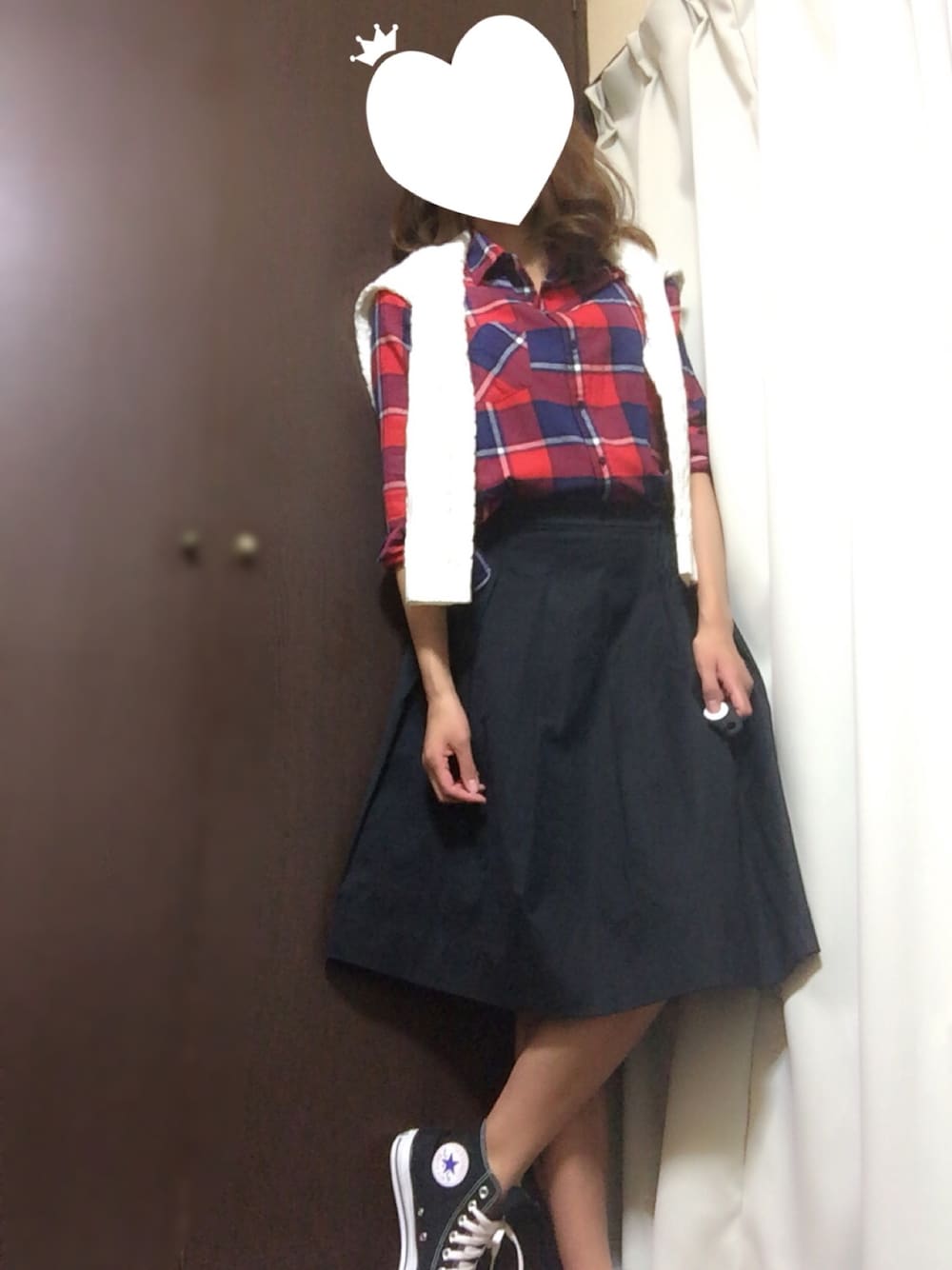 「秋コーデ、スニーカー、チェック、UNIQLO、ラクチンコーデ、GU、ケーブルニット、チェックシャツ、大人カジュアル、フレアスカート」｜「UNIQLOのWOMEN フランネルチェックシャツ（長袖）16・63（シャツ/ブラウス、レッド系）」を使った、hirotaro♡さん（レディース・172cm）の秋コーディネートの1枚目の写真