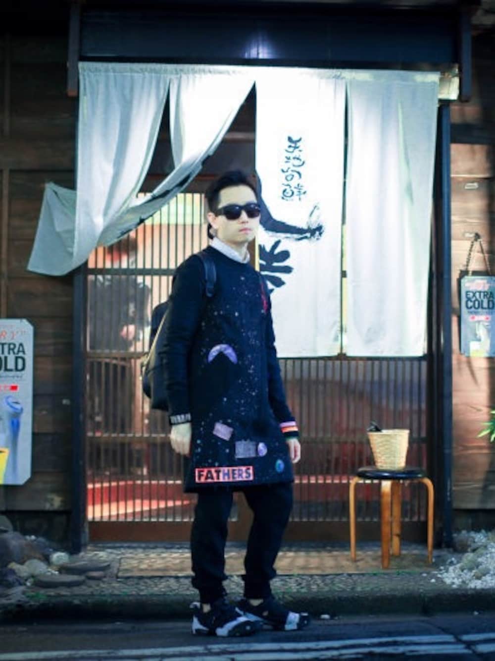 「Japan、shinjuku、RAF SIMONS、neilbarrett、reebok、PUMP FURY、undercoverism、ALEXANDER WANG×H&M」｜「RAF SIMONSのアイテム（カーディガン/ボレロ、ブラック系）」を使った、Tong Chi Mingさん（メンズ・168cm）の秋コーディネートの1枚目の写真