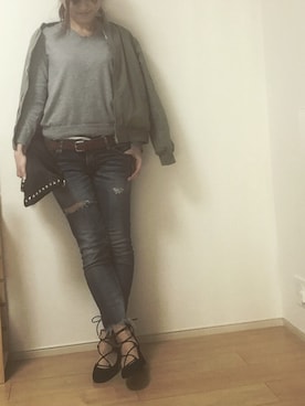 「Ungrid（アングリッド）のフレイドヘムストスリ（デニムパンツ）」を使った、erina さん（レディース・165cm）の冬コーディネート