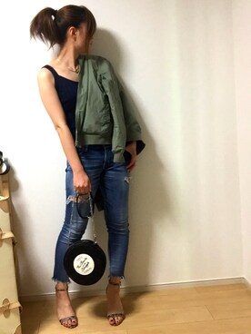 「ニットキャミソール」｜「アイテム（MA-1）」を使った、erina さん（レディース・165cm）の春コーディネート