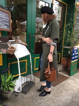 「アイテム（トレンチコート、グリーン系）」を使った、erina さん（レディース・165cm）の秋コーディネート