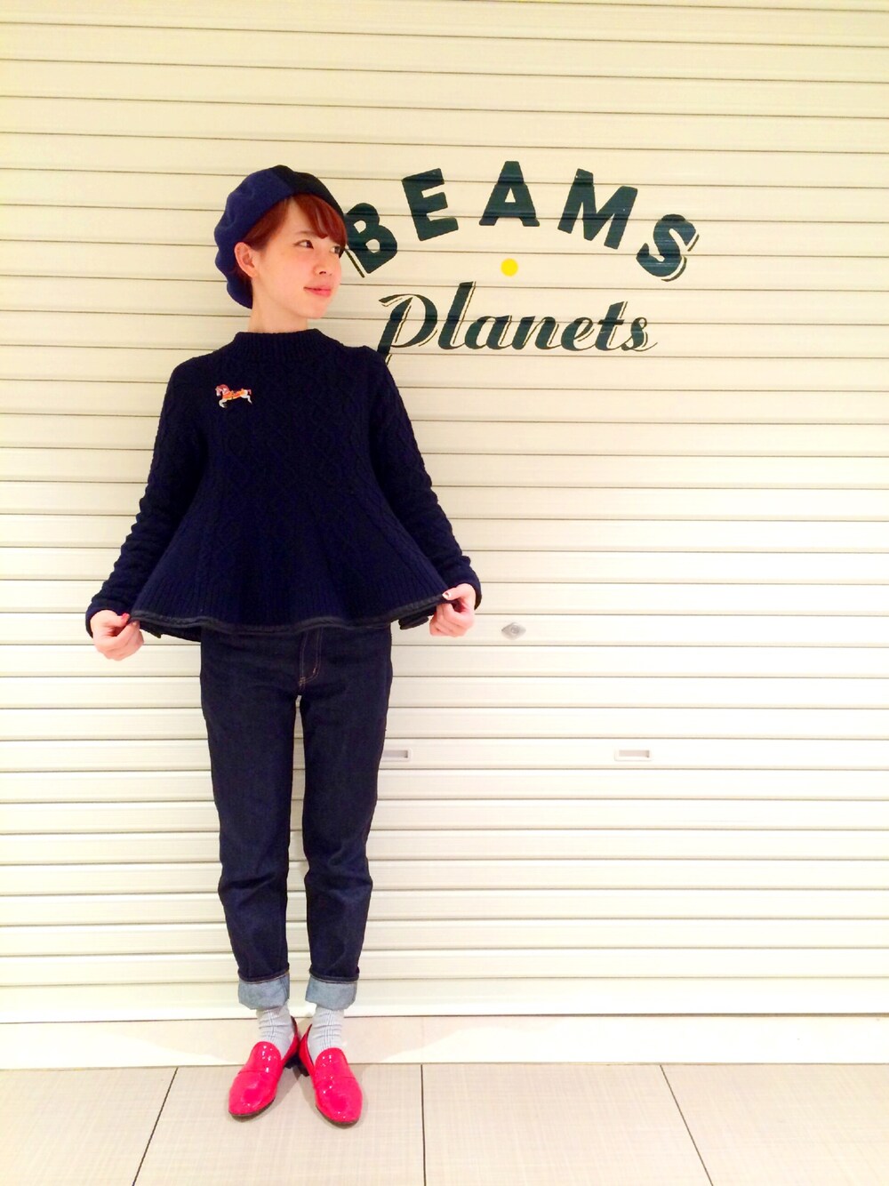 「BEAMS BOY、Ray BEAMS、sacai luck、ニット、ベレー帽、レペット、フレア、デニムパンツ、simple」｜「sacai luckのアイテム（ニット/セーター、ブルー系）」を使った、TAMAMO✌︎さん（レディース・161cm）の秋コーディネートの1枚目の写真
