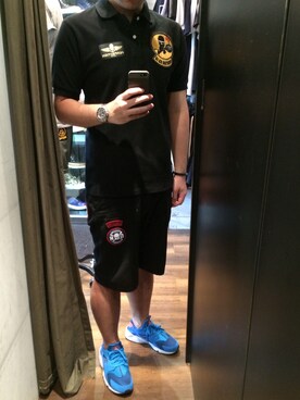 「Groverのアイテム（ポロシャツ、ブラック系）」を使った、Julianさん（メンズ・178cm）の秋コーディネート
