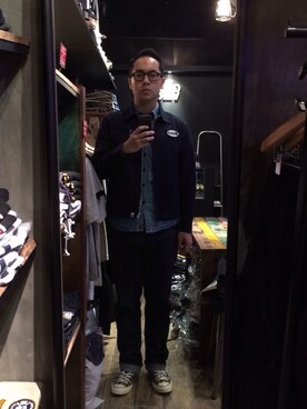 「GROVERのアイテム（シャツ/ブラウス、ブルー系）」を使った、Julianさん（メンズ・178cm）の秋コーディネート