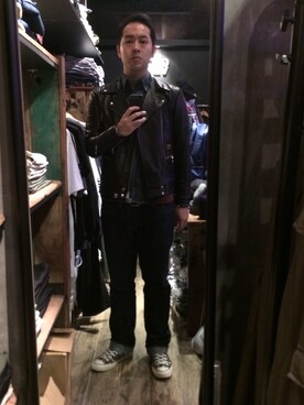 「GROVERのアイテム（シャツ/ブラウス、ブルー系）」を使った、Julianさん（メンズ・178cm）の冬コーディネート