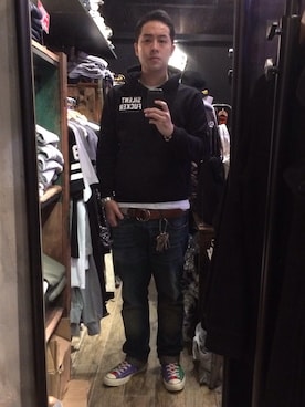 「Silent fuckerのアイテム（パーカー、ブラック系）」を使った、Julianさん（メンズ・178cm）の冬コーディネート