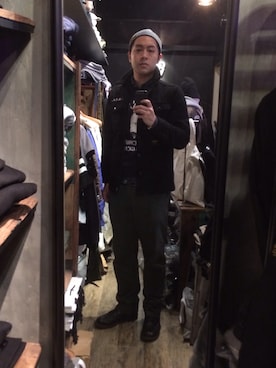 「GROVERのアイテム（シャツ/ブラウス、ブルー系）」を使った、Julianさん（メンズ・178cm）の冬コーディネート