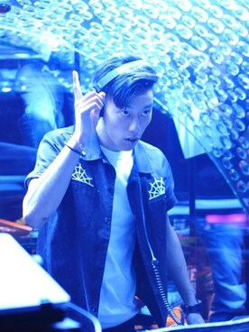 DJ Johnnie Darkaさんのコーディネート