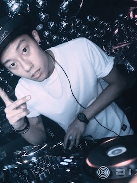 DJ Johnnie Darkaさんのコーディネート