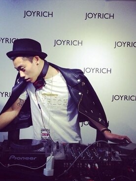 DJ Johnnie Darkaさんのコーディネート