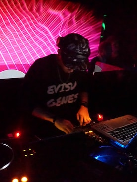 DJ Johnnie Darkaさんのコーディネート