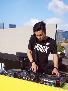 DJ Johnnie Darkaさんのコーディネート